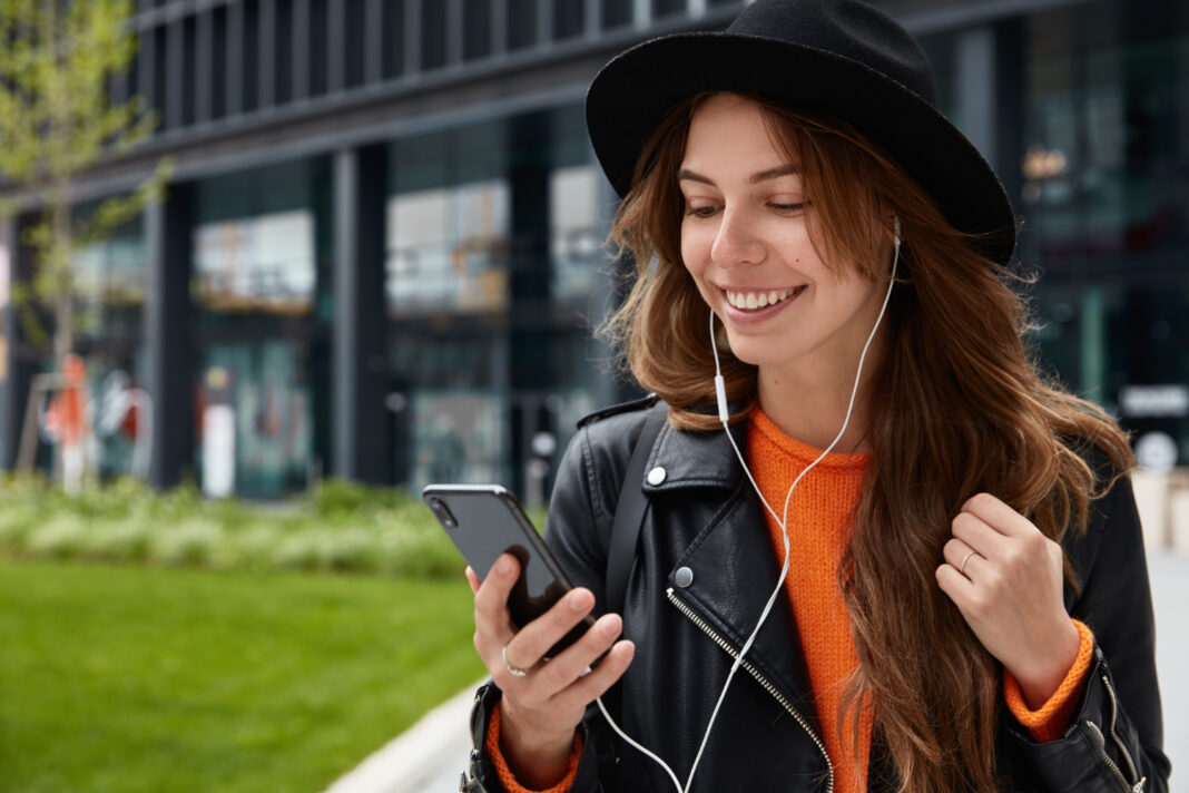 Cele Mai Bune Aplicații de Ascultat Muzică pe Telefon: Transformă-ți Dispozitivul într-un Echipament de Audiție Personal