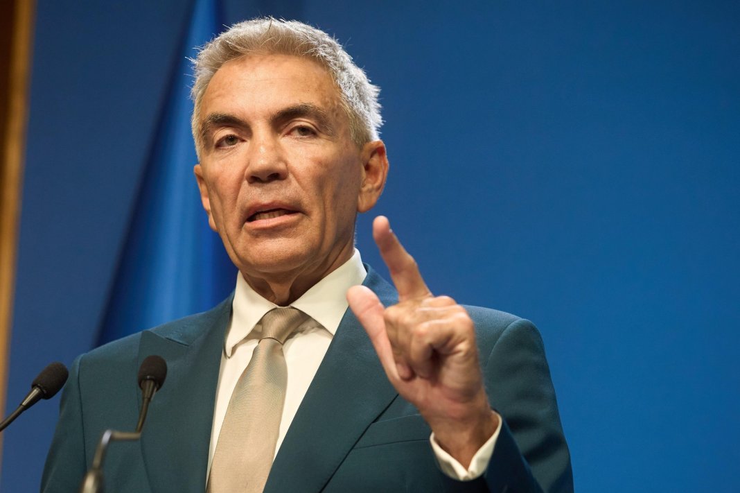 Dragoș Anastasiu a emis un avertisment după ce Oana Gheorghiu a preluat poziția pe care el o avea în Guvern. Dragoș Anastasiu a emis un avertisment după ce Oana Gheorghiu a preluat poziția pe care el o avea în Guvern.