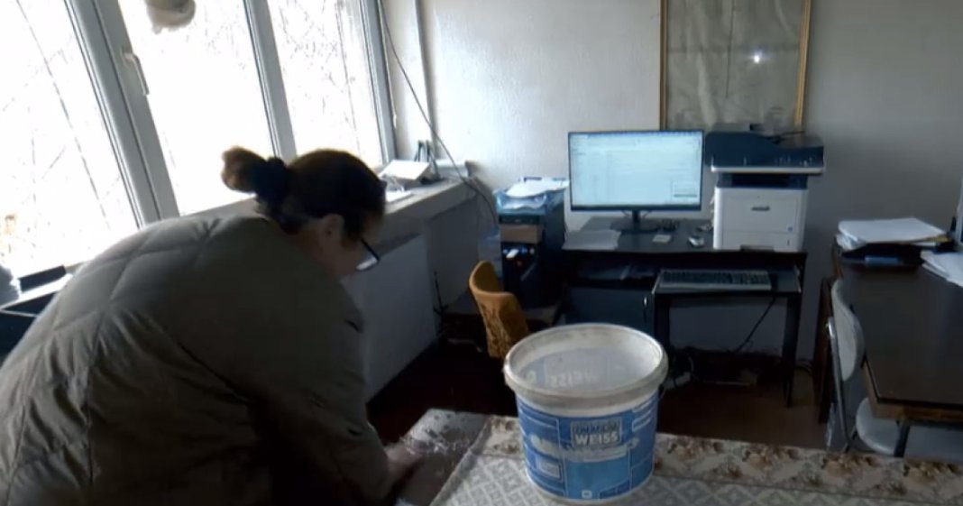 Imagini uimitoare despre modul în care sunt tratați funcționarii publici în clădiri deplorabile. „Până la urmă... dăm dovadă de ingeniozitate”