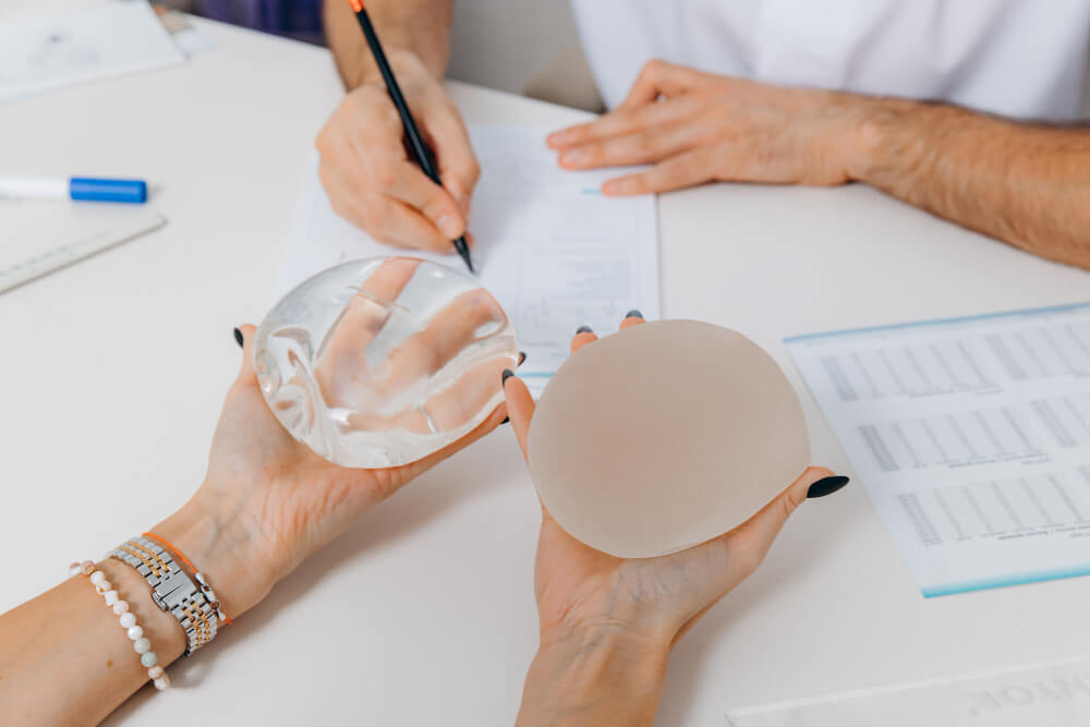 Implanturile afectează sensibilitatea mameloanelor?