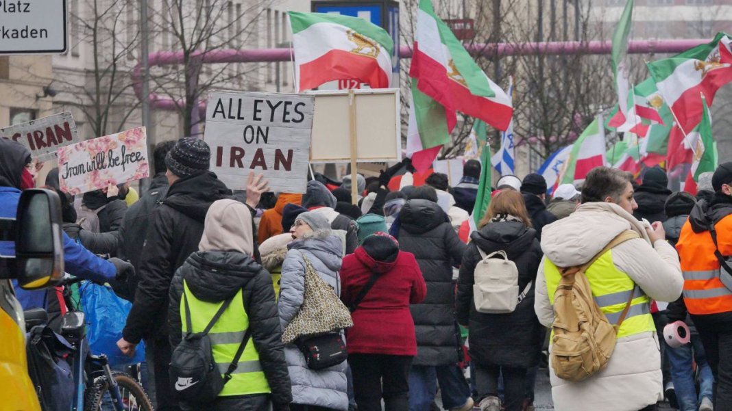 „Generalul rus Vladimir Alekseiev, nimerit de mai multe ori în abdomen, braț și picior la Moscova, s-a trezit”