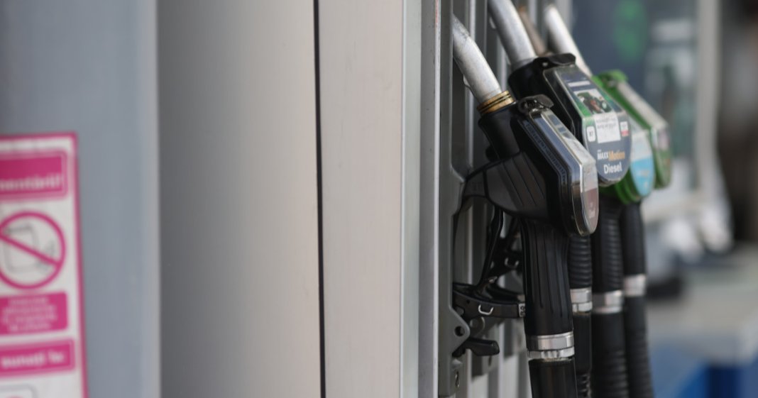 Conținutul ordonanței referitoare la carburanți: Executivul impune o limitare a adaosului comercial și interzice exporturile. Până...