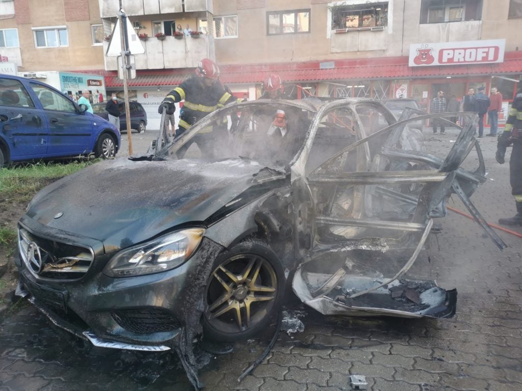 Zeci de mii de euro din bunurile lui Ioan Crișan, consumate pe excursii de Laura Dronca și soțul său recunoscut de pe Facebook.