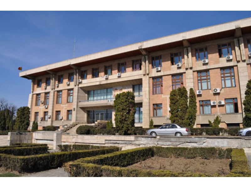 Statul român cheltuie milioane de euro pe chirii pentru clădiri nefolosite. Situația Registrului Comerțului și a deputatului PSD