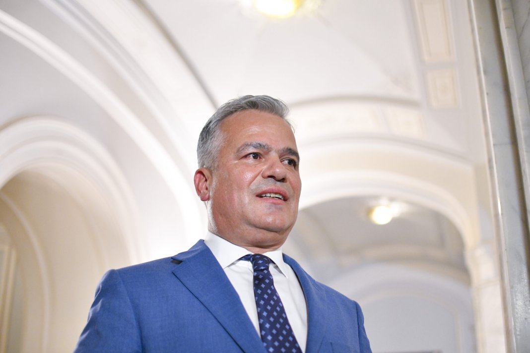 Adrian Veștea încheie lista miniștrilor și planul de guvernare / Membri posibili ai Guvernului Veștea / UDMR a decis să nu se implice în vot / Surse: Cătălin Predoiu a renunțat la conducerea PNL