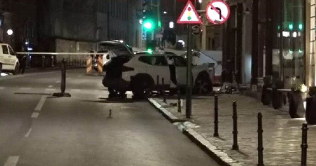 Doi trecători și-au pierdut viața după ce o automobil a pătruns pe trotuar pe strada Mureșenilor din…
