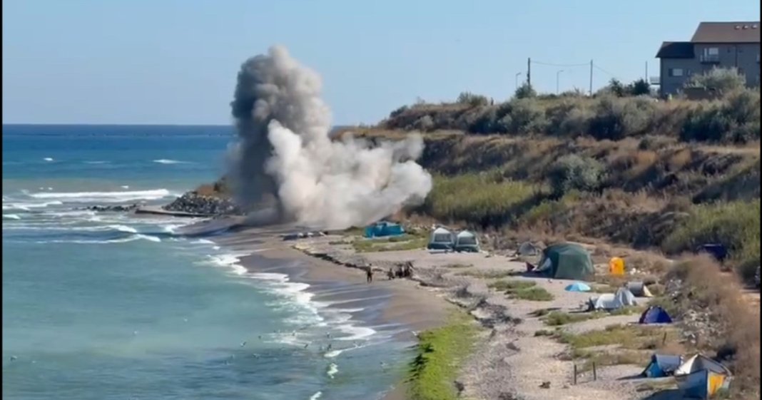 Momentul exploziei dronei descoperite la Tuzla, validată de MApN cu încărcătură explozivă.