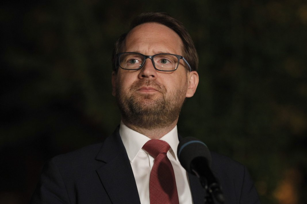 USR acuză CCR de „violare a Constituției”. Fritz: „Sunt împăcat: CCR a clarificat că sancțiunea nu se aplică mie, ci mandatului meu”